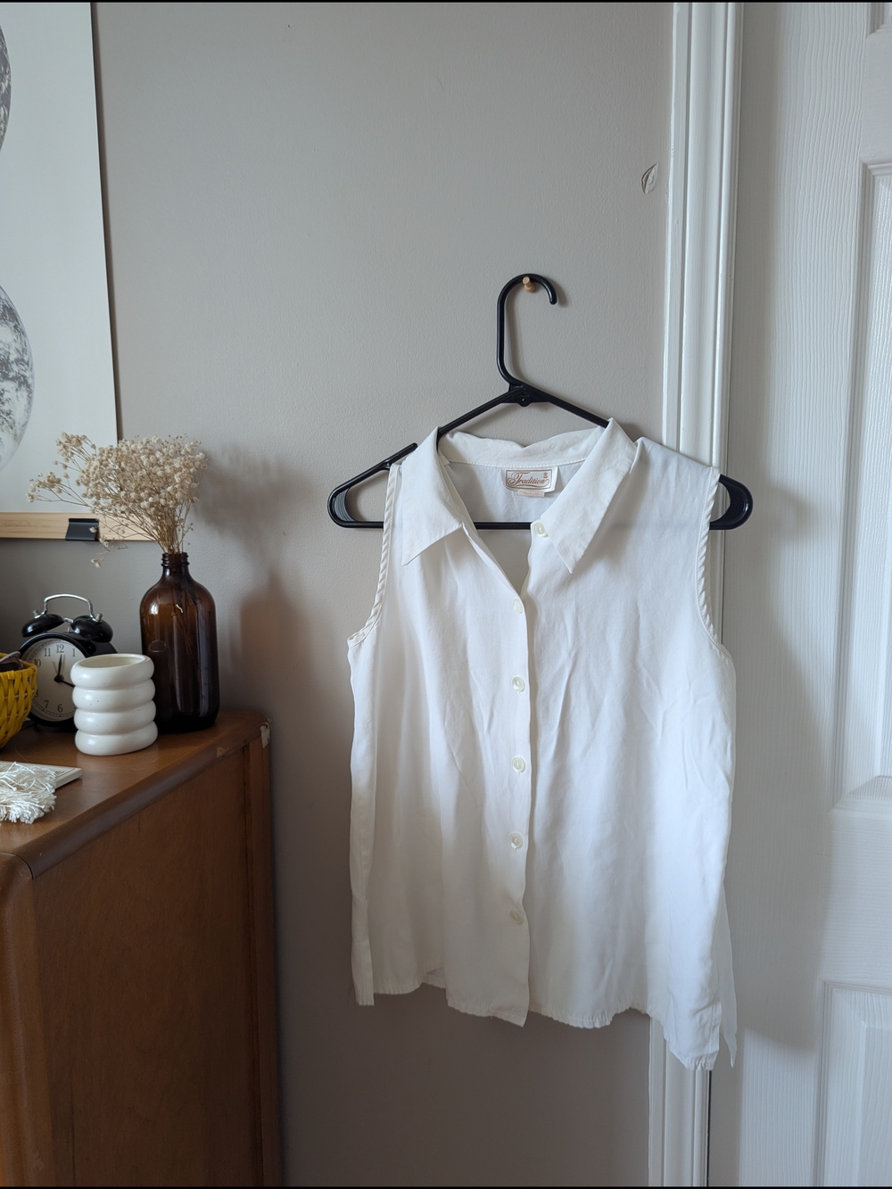 Sleeveless Collared Vintage Top